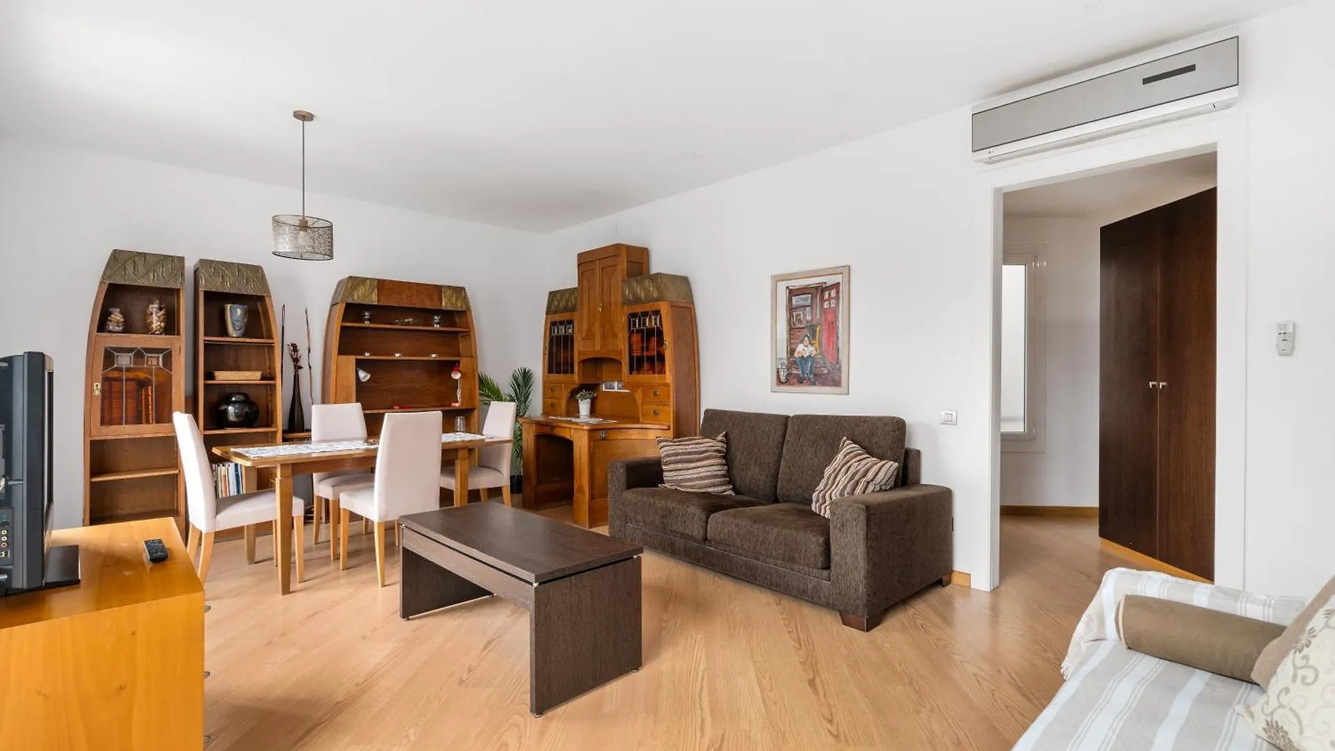 For Couples, Families And Groups, Barcelona Center Apartment Spain