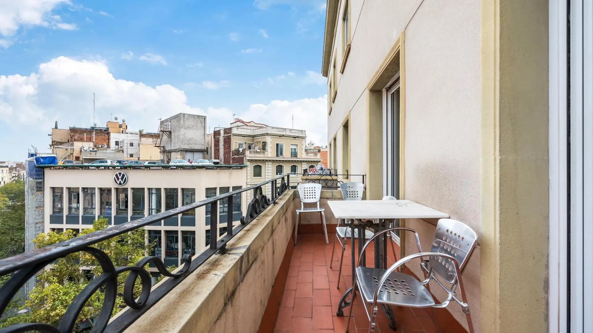 For Couples, Families And Groups, Barcelona Center Apartment