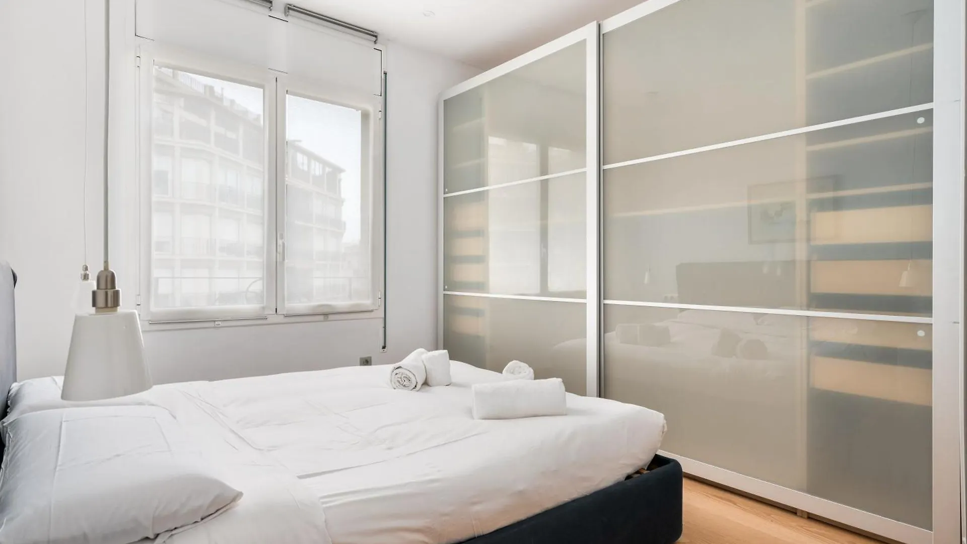 For Couples, Families And Groups, Barcelona Center Apartment Spain