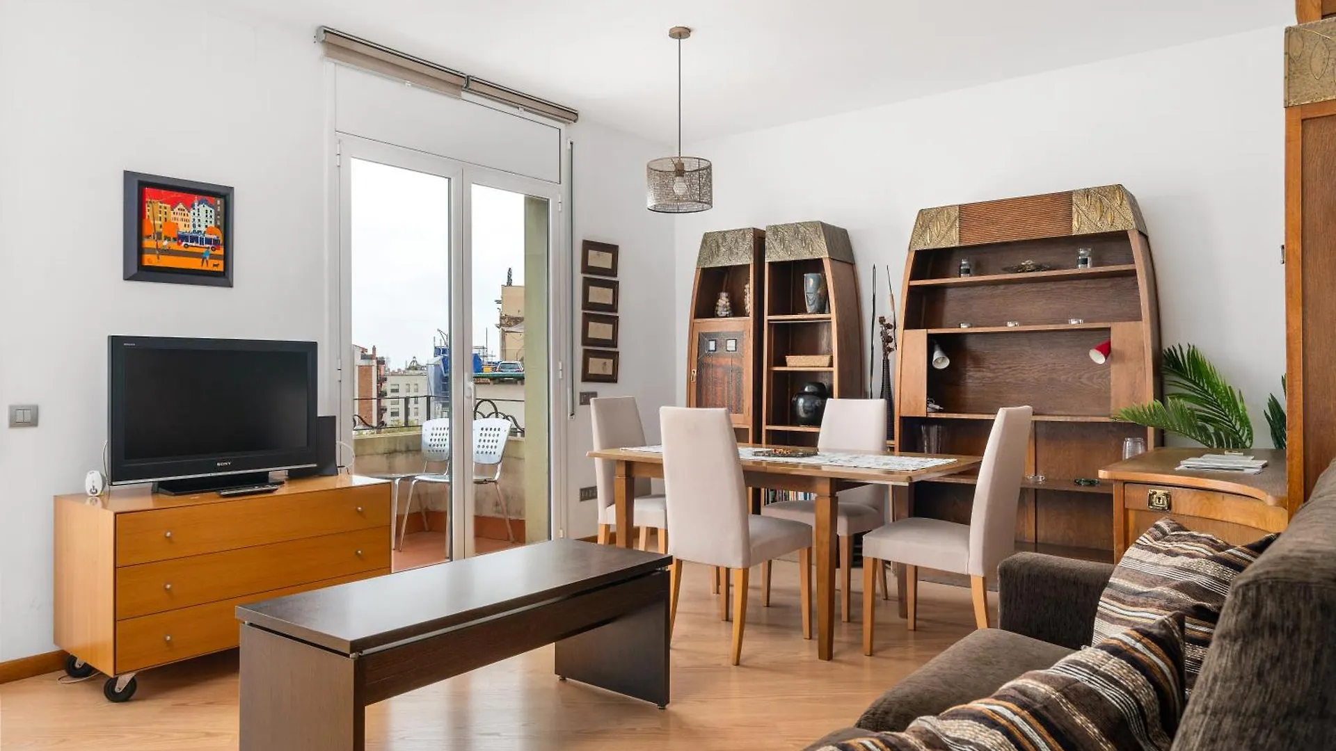 For Couples, Families And Groups, Barcelona Center Apartment